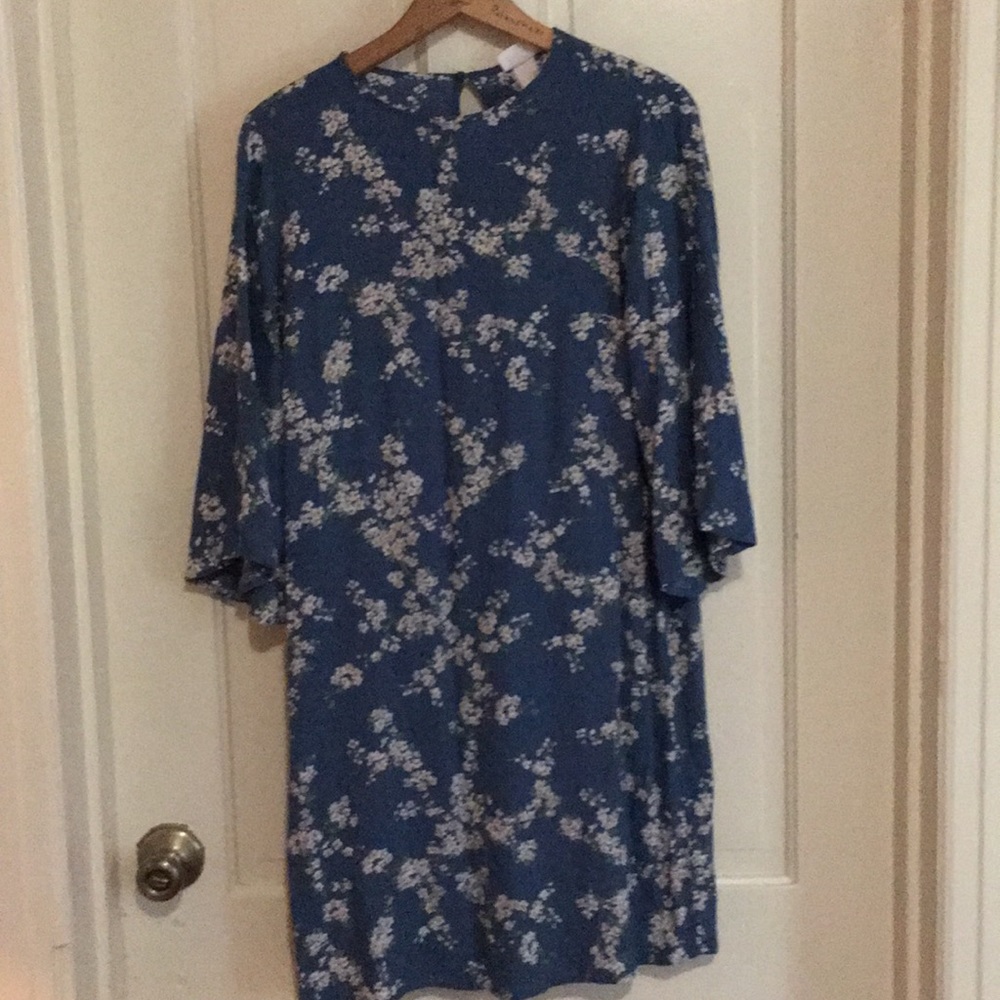 Flowy H&M dress